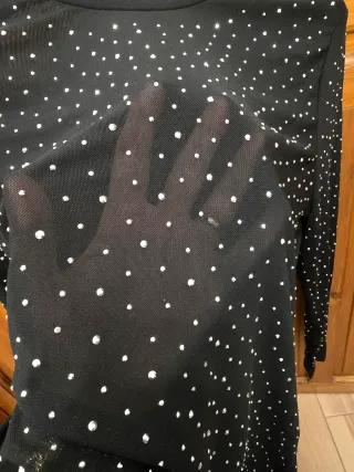 Camiseta negra semitransparente