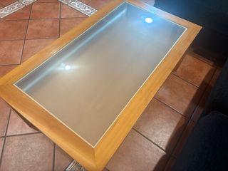 Tavolo da centro in legno e vetro