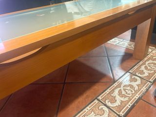 Tavolo da centro in legno e vetro