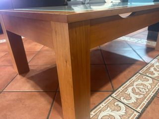 Tavolo da centro in legno e vetro