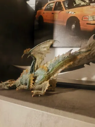 Colección Figuras Dragones y espada
