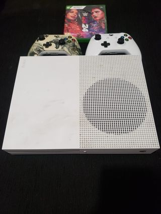 Xbox One S + 2 Mandos + Juego