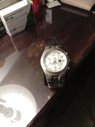 Reloj Quiksilver Plata y Blanco