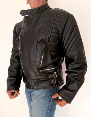 Motera cuero grueso con protecciones XXL. Medidas.