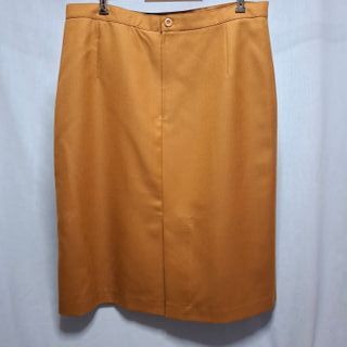 Falda recta camel ALCI S.A. Talla 52