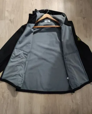 Chaqueta Stone Island con capucha