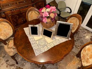 Tavolo e 6 sedie in legno artigianali