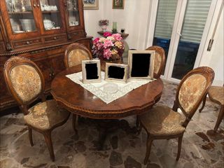 Tavolo e 6 sedie in legno artigianali