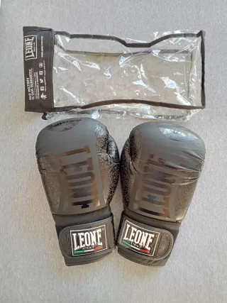 Guantes boxeo Leone Maori 14 oz negros