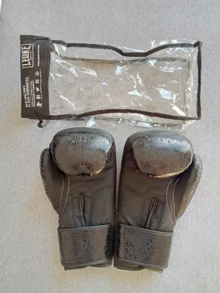 Guantes boxeo Leone Maori 14 oz negros