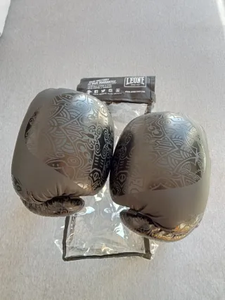 Guantes boxeo Leone Maori 14 oz negros