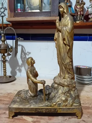 Antigua figura bronce Virgen y niño