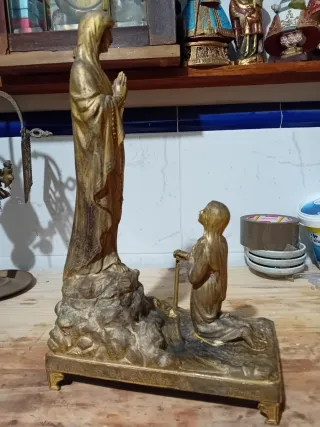 Antigua figura bronce Virgen y niño