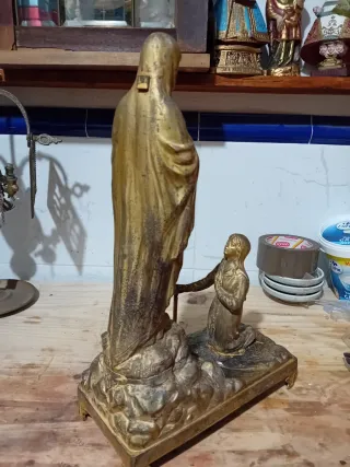 Antigua figura bronce Virgen y niño