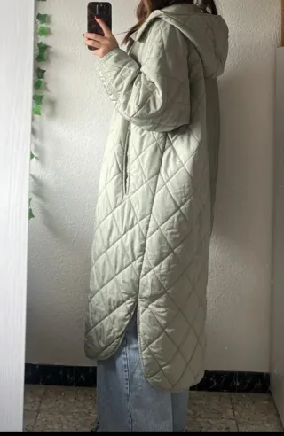 Abrigo viral de Zara edición limitada verde menta