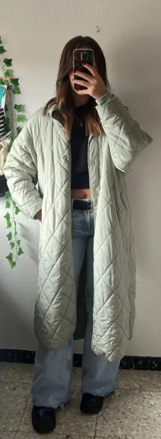 Abrigo viral de Zara edición limitada verde menta