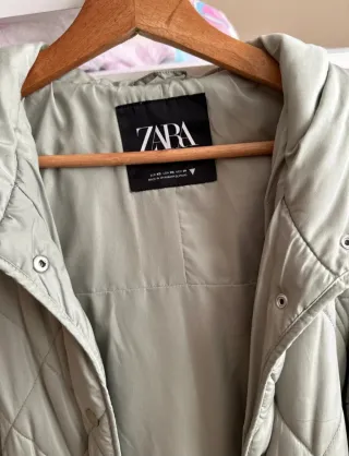 Abrigo viral de Zara edición limitada verde menta