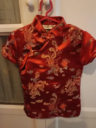 Camiseta oriental niña DYSMAD roja y dorada