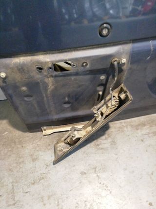 PORTON TRASERO MITSUBISHI MONTERO (V20/V40)