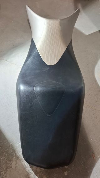 Asiento de moto Suzuki GSR 600