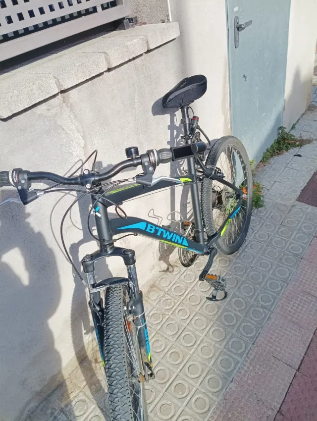 Bicicleta MTB B'TWIN Nera