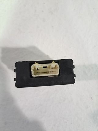 CENTRALITA CIERRE TOYOTA PRIUS (NHW20) (2)