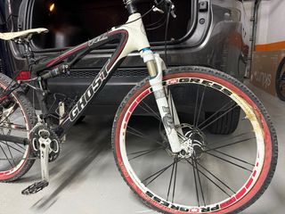 Bicicleta Ghost doble suspensión