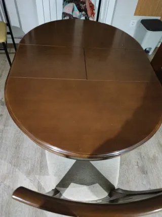 Tavolo da pranzo in legno con 2 sedie