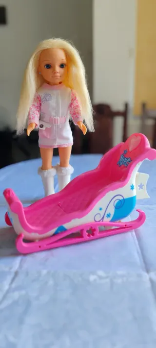 Muñeca Nancy con trineo