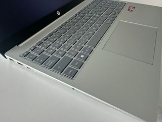 Portatile HP Ryzen 5 7520U 16GB 512GB W11 OFFICE