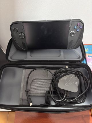 Rog Ally X con protector, funda y cargador