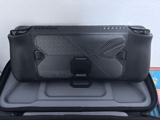 Rog Ally X con protector, funda y cargador