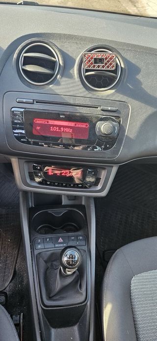 SEAT Ibiza 6J 1.6 TDI 105CV