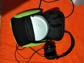 Sony Walkman CD D-EJ360 + cuffie +custodia