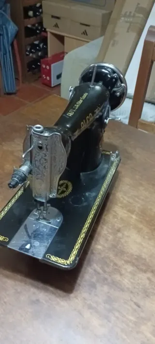 MAQUINA COSER ALFA ANTIGUA