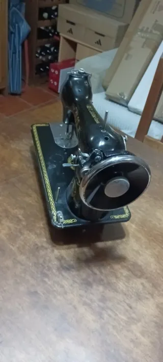 MAQUINA COSER ALFA ANTIGUA