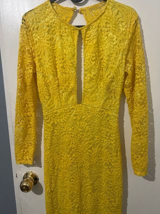 Vestido de fiesta amarillo encaje