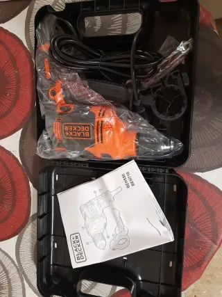 Taladro Percutor Black+Decker 710W + 4 Brocas