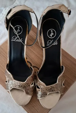 Sandalias de fiesta doradas