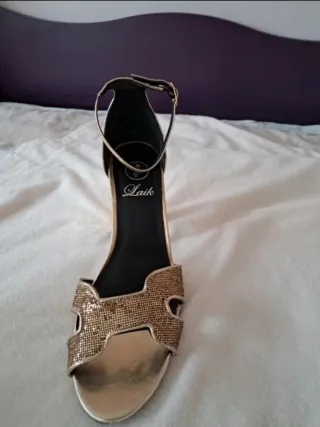 Sandalias de fiesta doradas