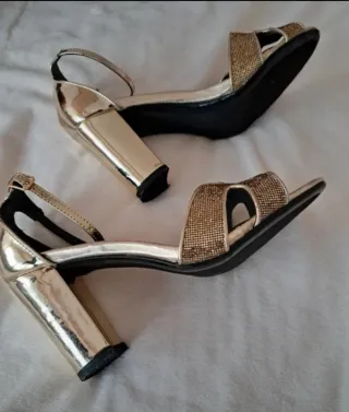 Sandalias de fiesta doradas