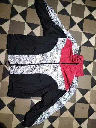 Chaqueta Vintage Negra y Roja