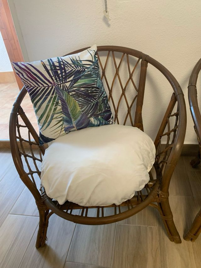 Conjunto 2 sillones caña  y mesa exterior