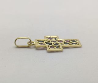 Colgante Cruz de oro de 18k con piedras, 3.27 g.