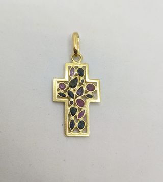 Colgante Cruz de oro de 18k con piedras, 3.27 g.