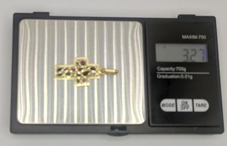 Colgante Cruz de oro de 18k con piedras, 3.27 g.