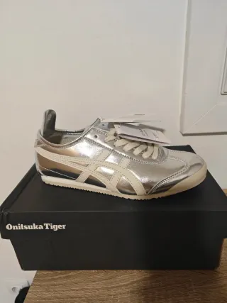 Zapatillas Onitsuka Tiger plateadas y blancas