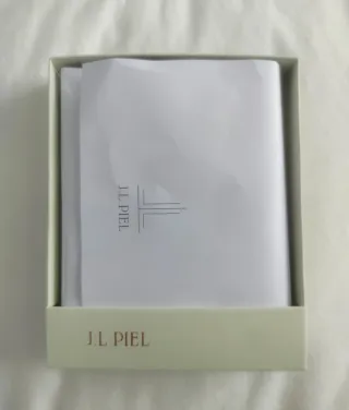 Cartera de piel marrón