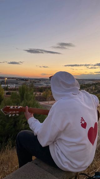 Clases particulares / Cuidador / Profe guitarra