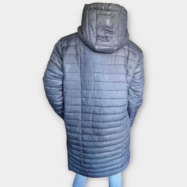 Abrigo acolchado con capucha